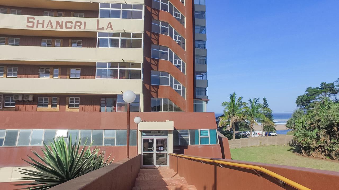 South Coast Beachfront Holiday Apartments 阿曼济姆托蒂 外观 照片