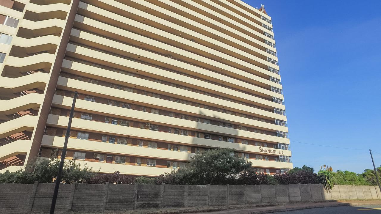 South Coast Beachfront Holiday Apartments 阿曼济姆托蒂 外观 照片