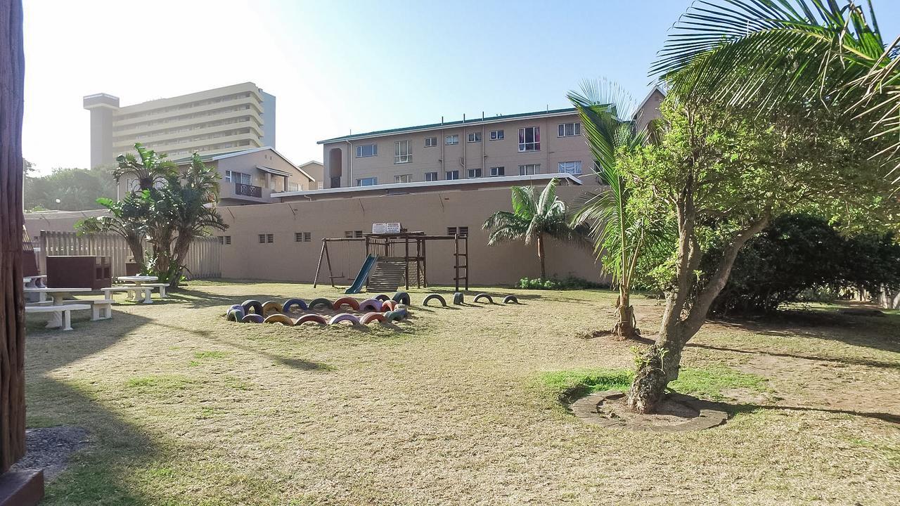 South Coast Beachfront Holiday Apartments 阿曼济姆托蒂 外观 照片